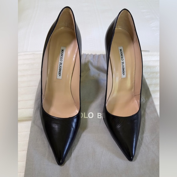 Manolo Blahnik Shoes - Manolo Blahnik BB CALF Black Calf Leather
Pointed Toe Pumps